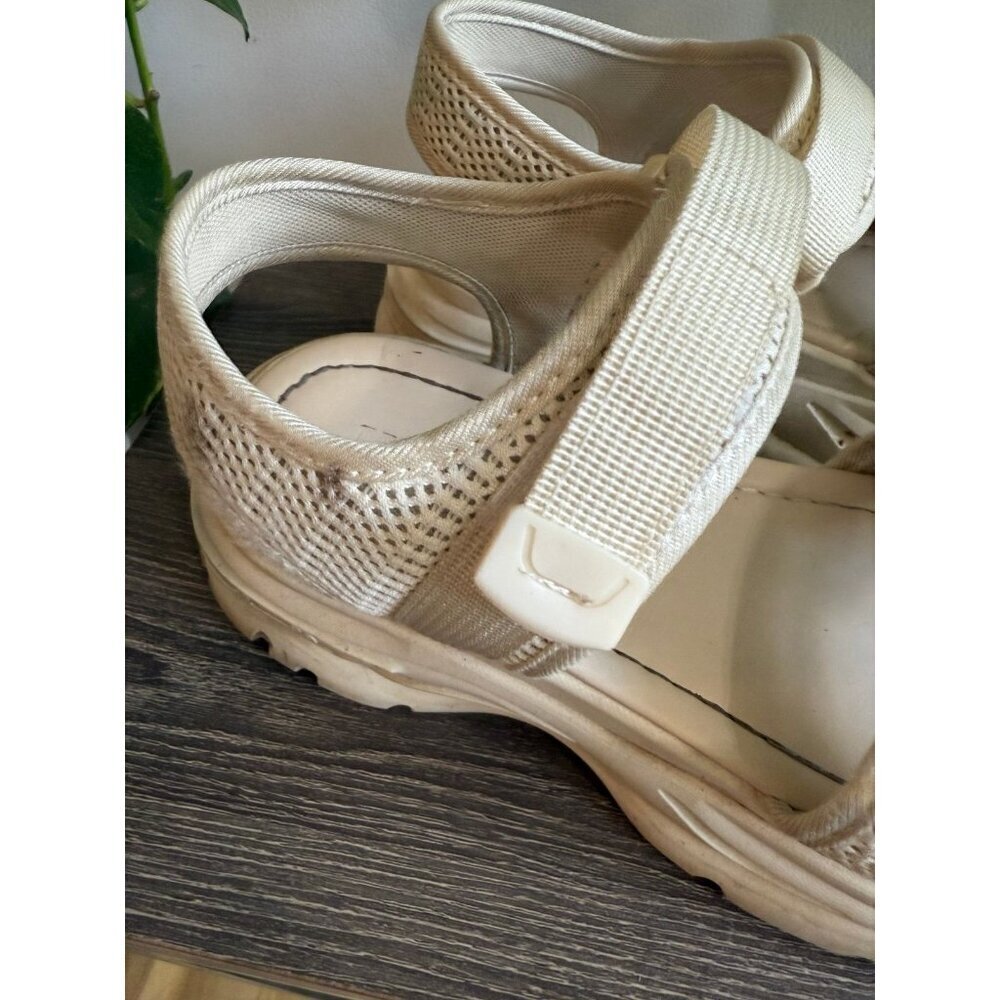 Women’s size 8/9 white Velcro sandals - Picture 4 of 10